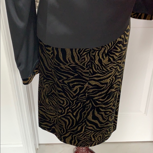 Authentic Gianni Versace Classic V2 2 piece Suit - Picture 5 of 8